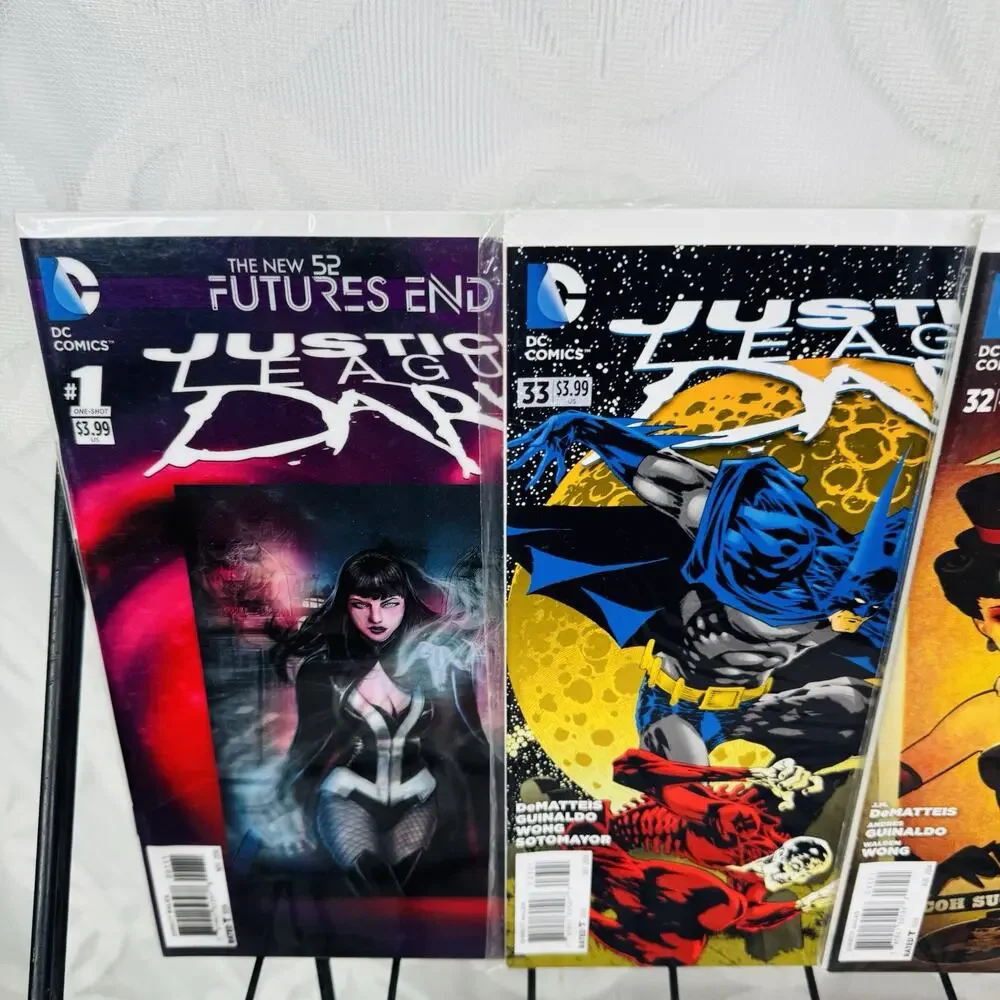 Justice League Dark 0 2-6 8 11 16 20-21 29 30 32-33  Futures‎ End Lot Zantana